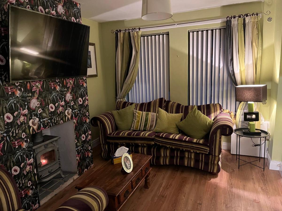 11 Parkmore Street, Ormeau Road, Belfast, Bt7 2Gt, 2 Bedroom House Exterior foto